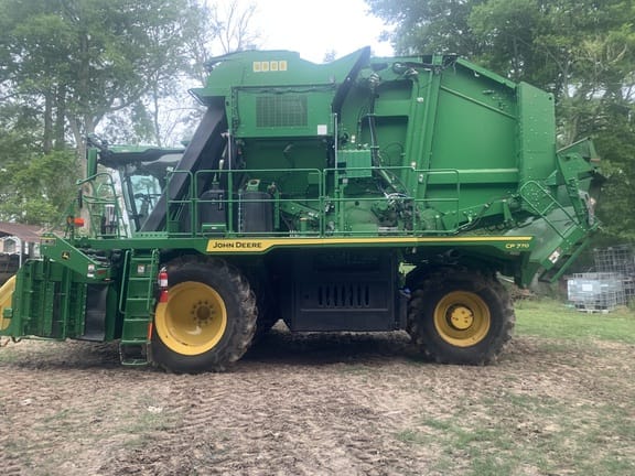 2022 John Deere CP770 Equipment Image0