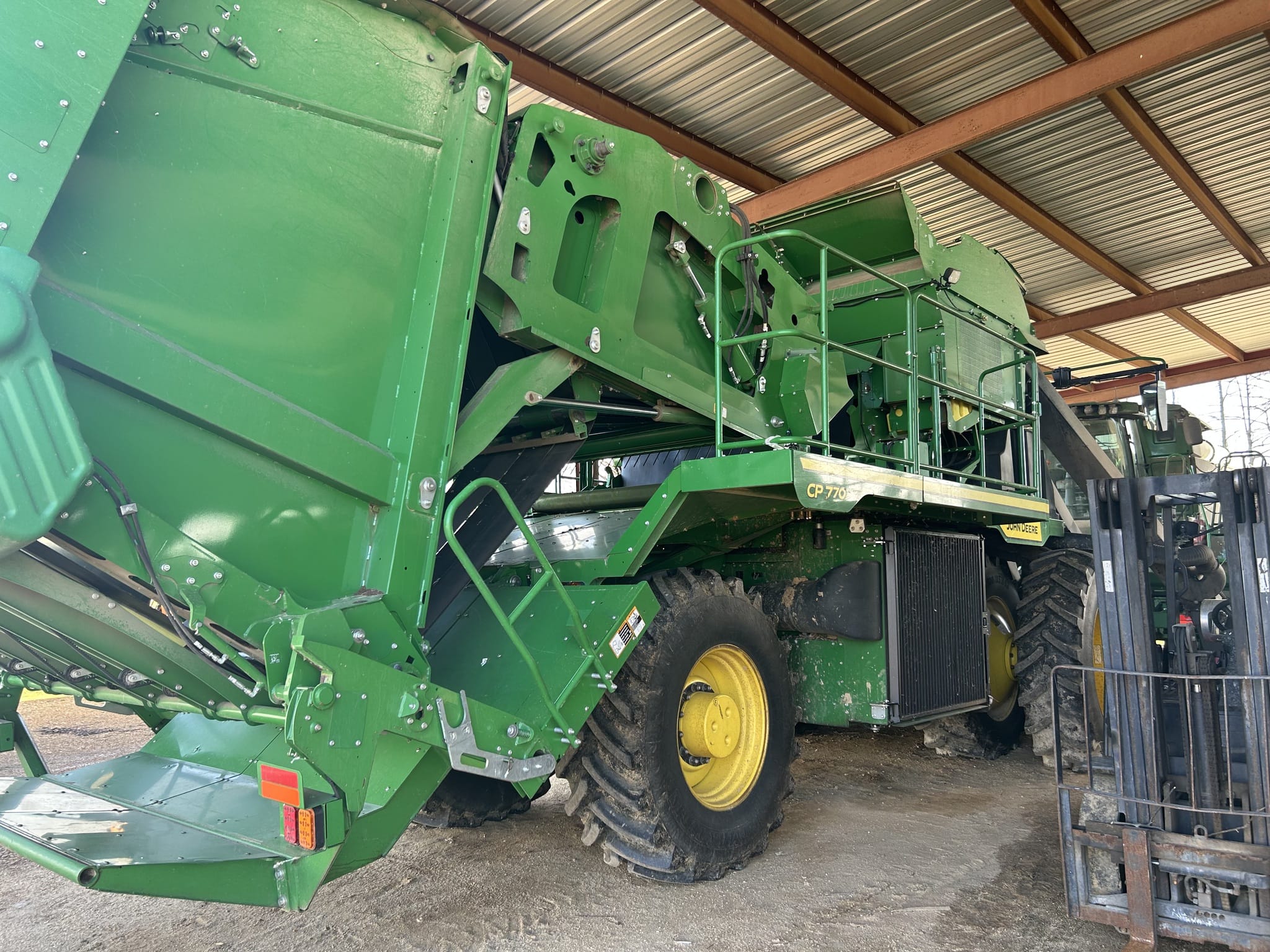 2022 John Deere CP770 Equipment Image0