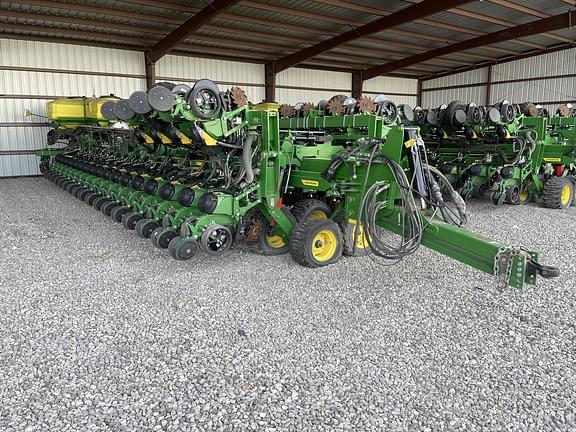 Image of John Deere DB120 equipment image 1