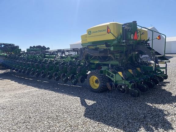 Image of John Deere DB120 equipment image 3