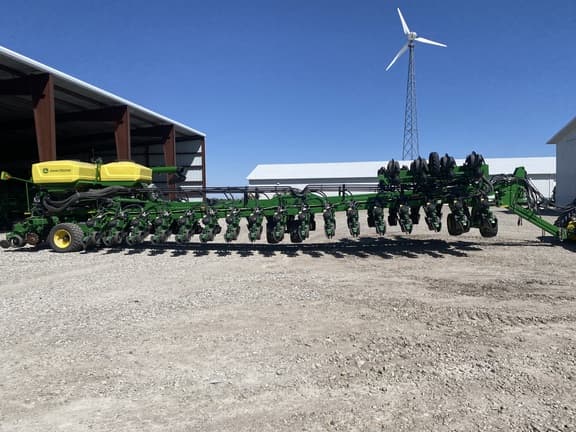 Image of John Deere DB120 equipment image 3