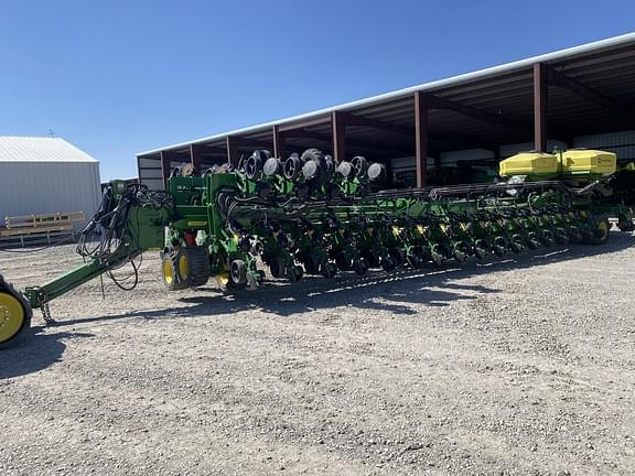 Image of John Deere DB120 equipment image 4
