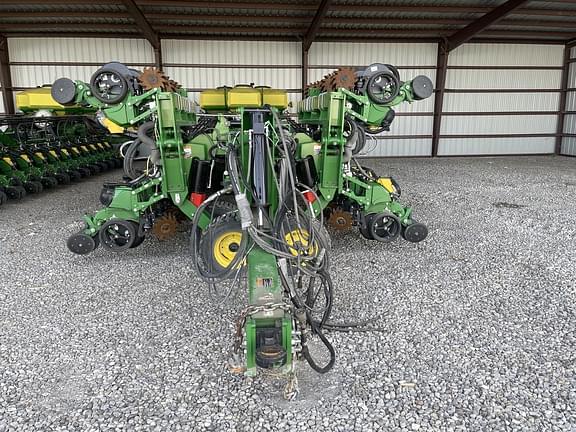 Image of John Deere DB120 equipment image 1