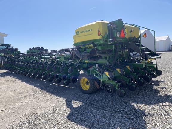 Image of John Deere DB120 equipment image 4