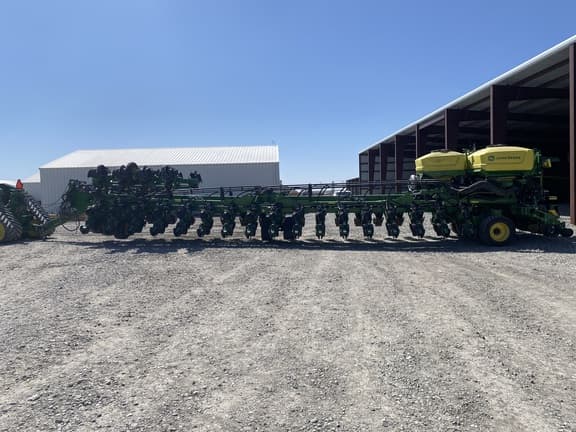 Image of John Deere DB120 equipment image 3