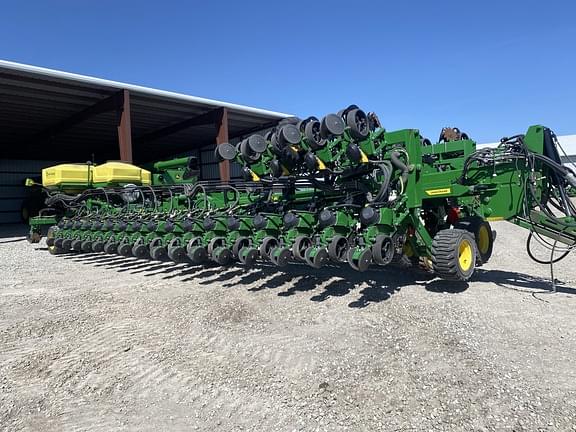 Image of John Deere DB120 Primary image