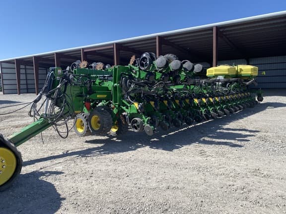 Image of John Deere DB120 equipment image 2