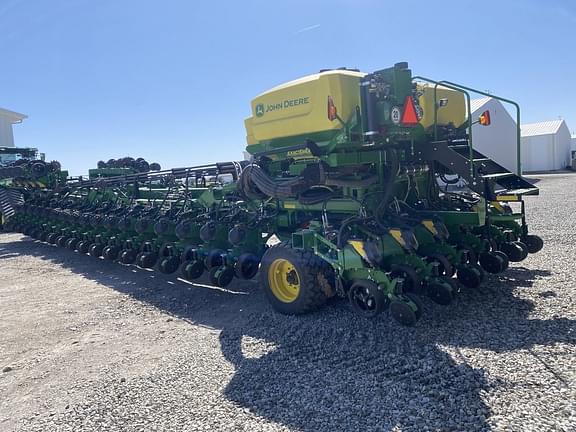 Image of John Deere DB120 equipment image 3