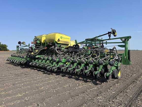 Image of John Deere DB44 equipment image 1