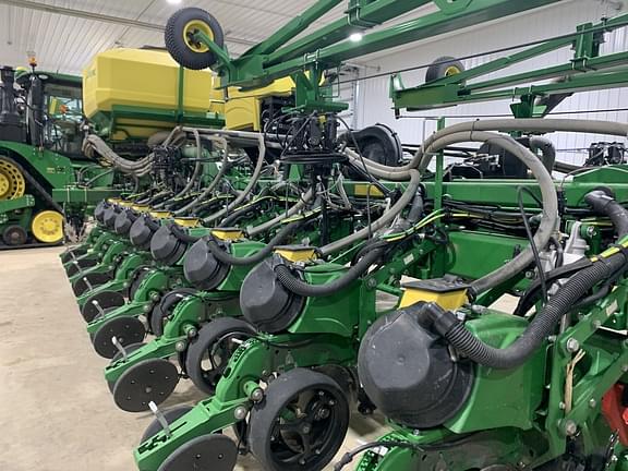 Image of John Deere DB60 equipment image 2
