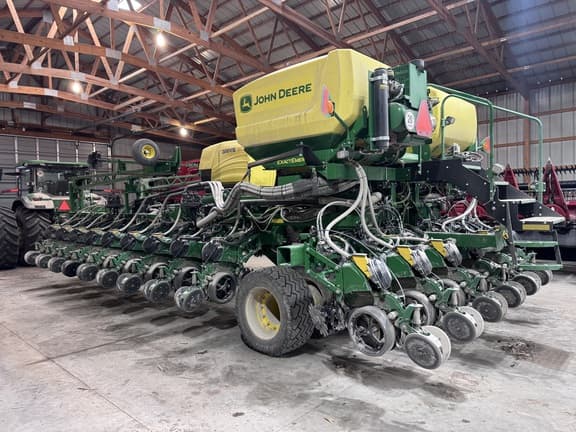 Image of John Deere DB60 Primary image