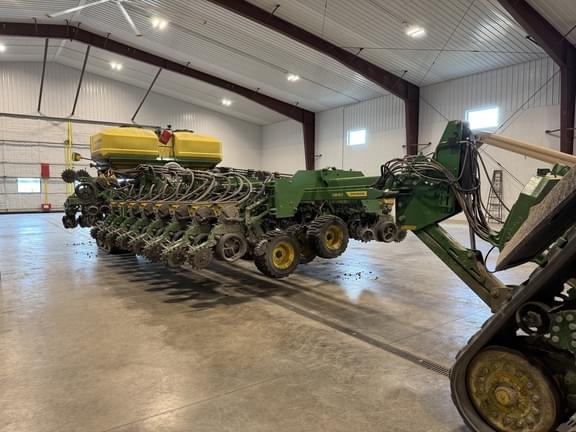 Image of John Deere DB60 Primary image