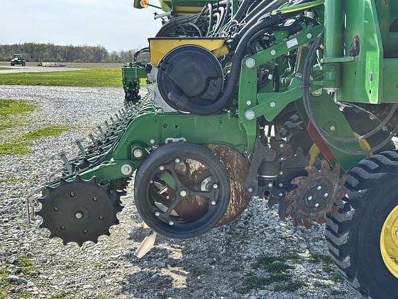 Image of John Deere DB60 equipment image 1