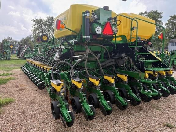 Image of John Deere DB60 equipment image 3