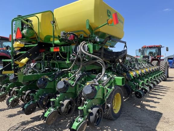 Image of John Deere DB60 equipment image 2