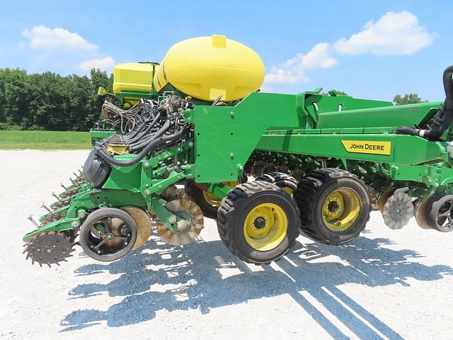 Image of John Deere DB60 equipment image 1