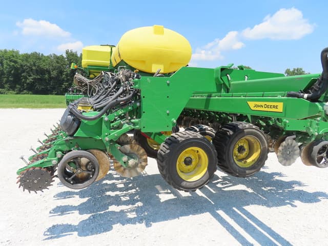 Image of John Deere DB60 equipment image 2