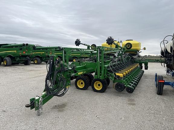 Image of John Deere DB60 equipment image 1