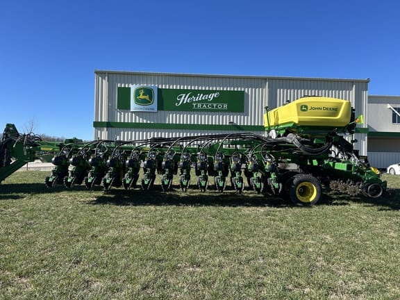 2022 John Deere DB60 Equipment Image0