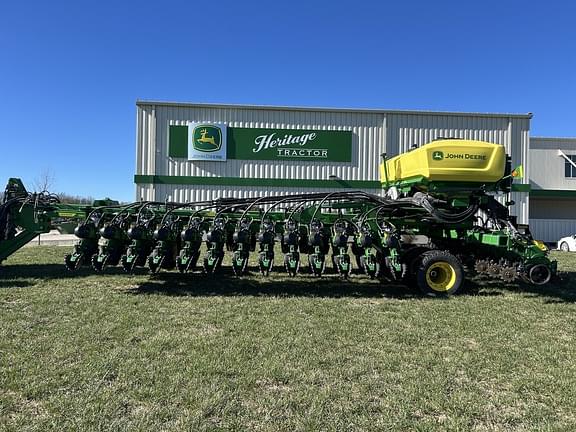 Image of John Deere DB60 equipment image 1