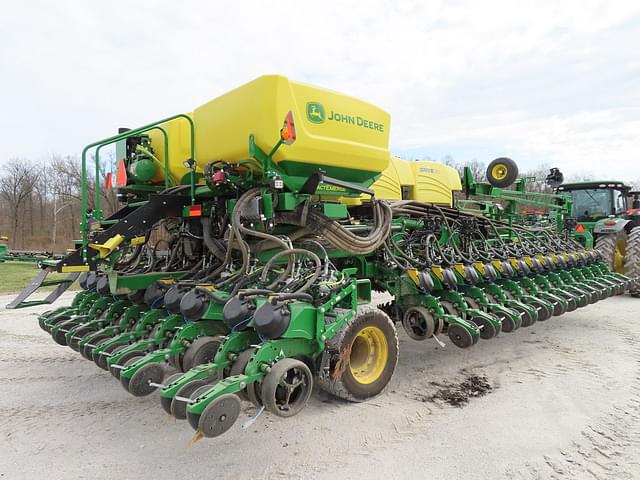 Image of John Deere DB60 equipment image 3