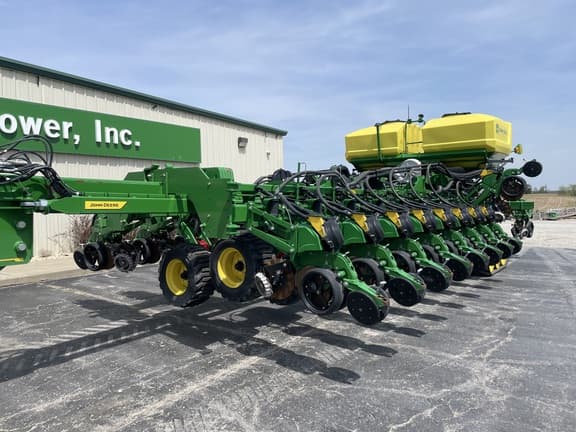 Image of John Deere DB60 equipment image 1