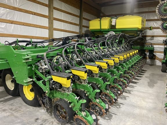 Image of John Deere DB60 Primary image