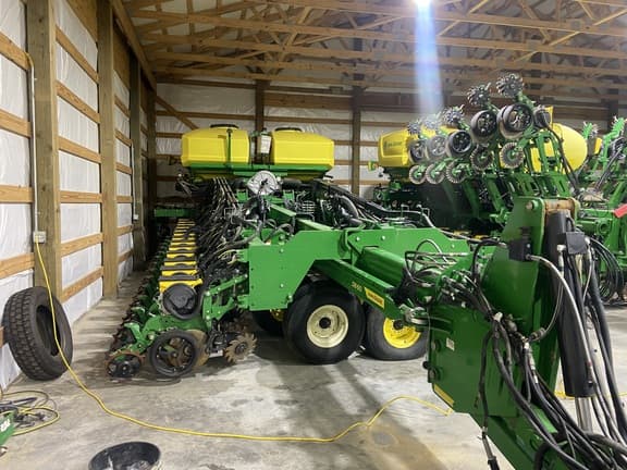 Image of John Deere DB60 equipment image 2