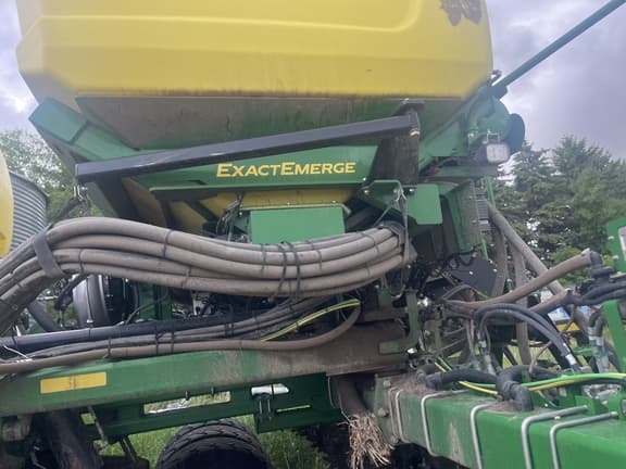 Image of John Deere DB66 equipment image 3