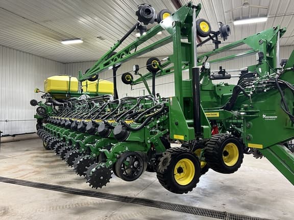 Image of John Deere DB80 Primary image