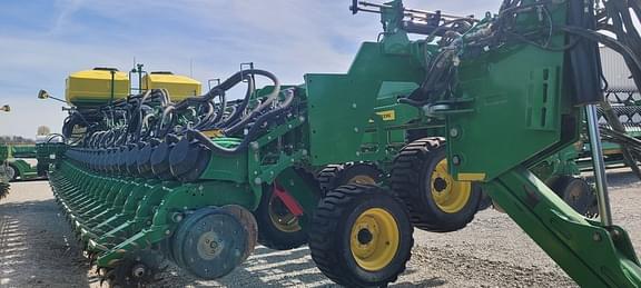 Image of John Deere DB90 equipment image 1