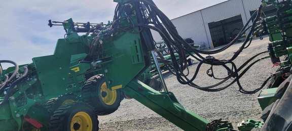 Image of John Deere DB90 equipment image 4