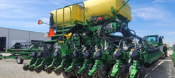 Image of John Deere DB90 equipment image 1