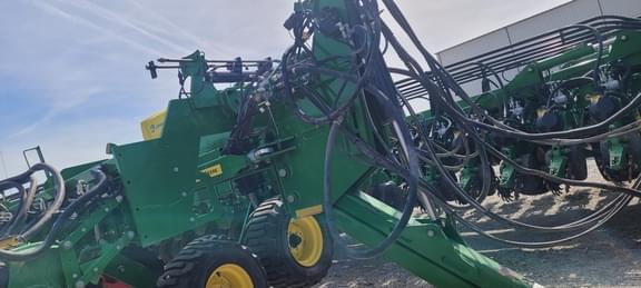 Image of John Deere DB90 equipment image 2