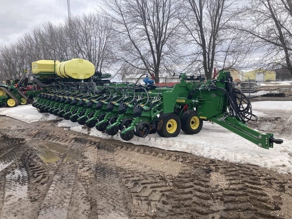 Main image John Deere DB90