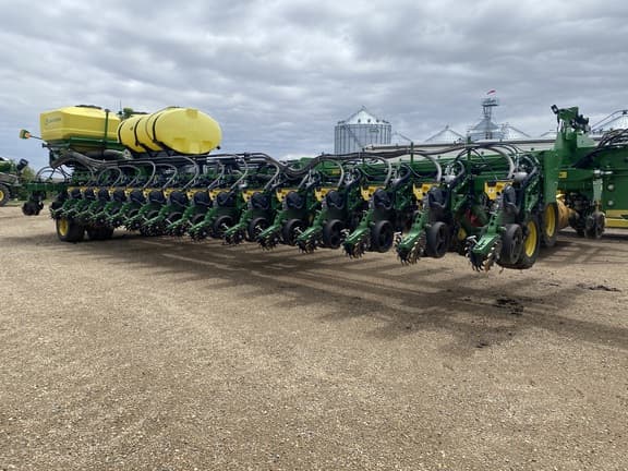Image of John Deere DB90 equipment image 3
