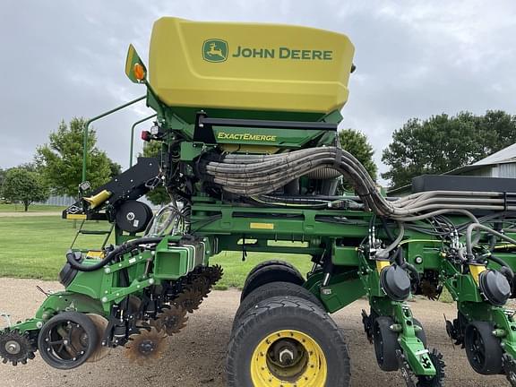 Image of John Deere DB90 equipment image 1