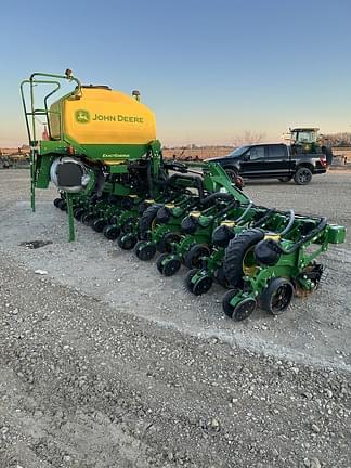 Image of John Deere DR12 Image 1