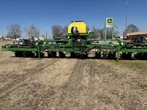 2022 John Deere DR12T Image