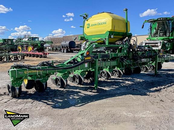 Image of John Deere DR12X equipment image 2