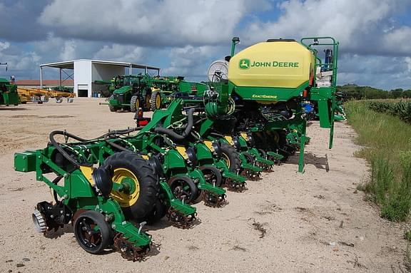 Image of John Deere DR12X Primary image