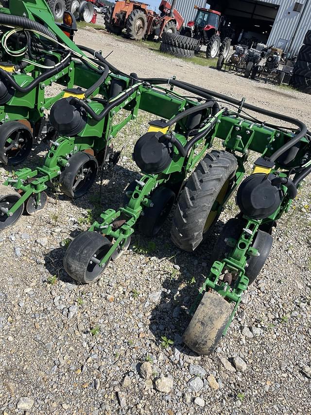 Image of John Deere DR16 equipment image 3