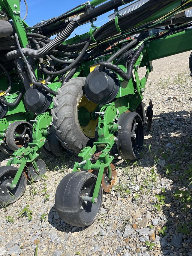 Image of John Deere DR16 equipment image 4