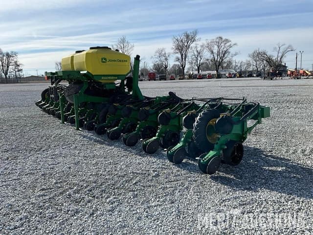 Image of John Deere DR16 equipment image 2