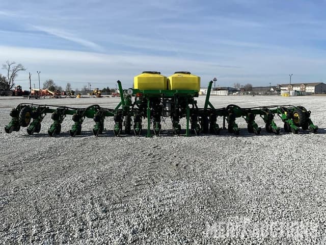 Image of John Deere DR16 equipment image 1