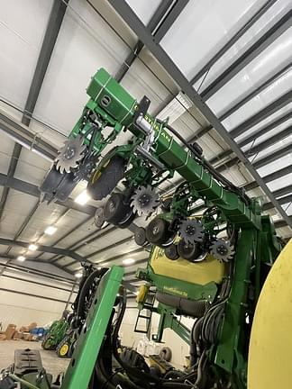 Image of John Deere DR16X equipment image 3