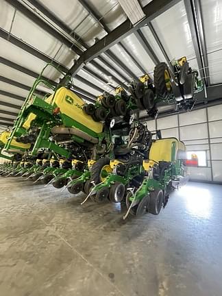 Image of John Deere DR16X equipment image 4