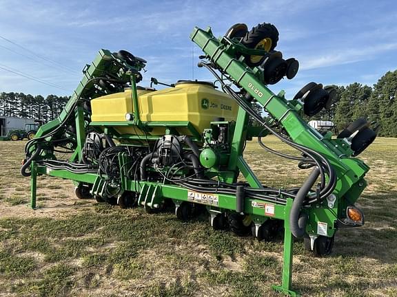 Image of John Deere DR16X equipment image 1
