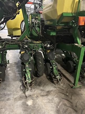 Image of John Deere DR16X equipment image 1