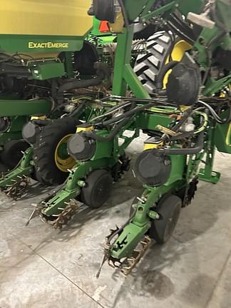 Image of John Deere DR16X equipment image 3